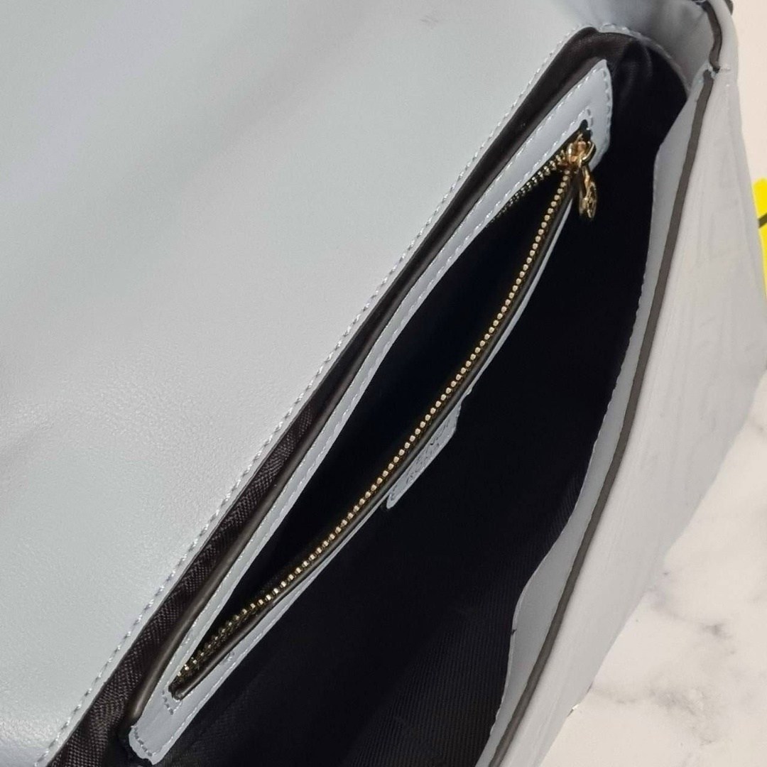 сумка fendi,fendi сумка fendi,fendi сумка на плечо,женская сумка fendi,сумка fendi baguette