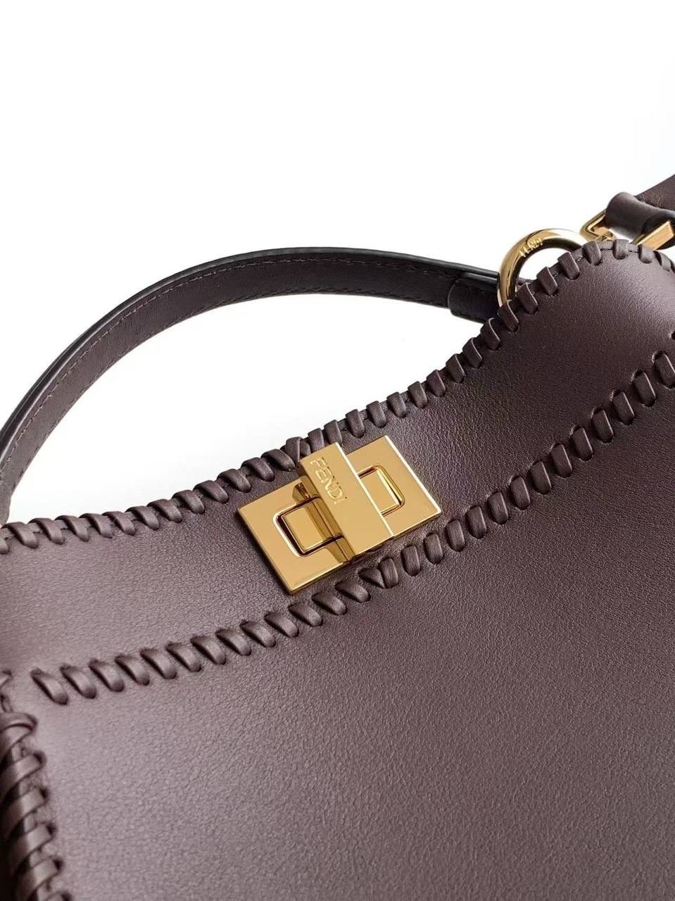 сумка fendi,женская сумка fendi,бежевая сумка fendi peekaboo,женская кожаная сумка fendi peekaboo mini,сумка фенди