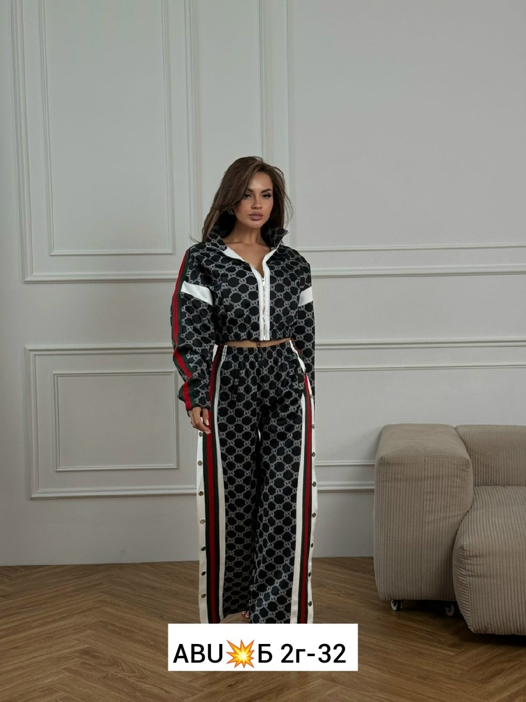 бомбический костюм двойка от gucci,женский костюм двойка,спортивный костюм гуччи женский,модная ,костюм двойка