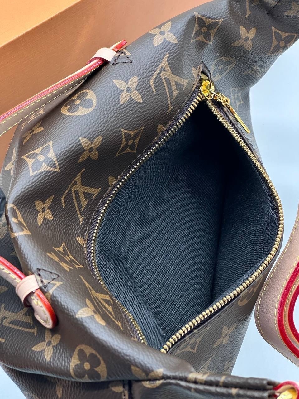 поясная сумка louis vuitton,сумка женская louis vuitton,напоясная сумка луи виттон,louis vuitton сумка на пояс,поясная сумка луивитон