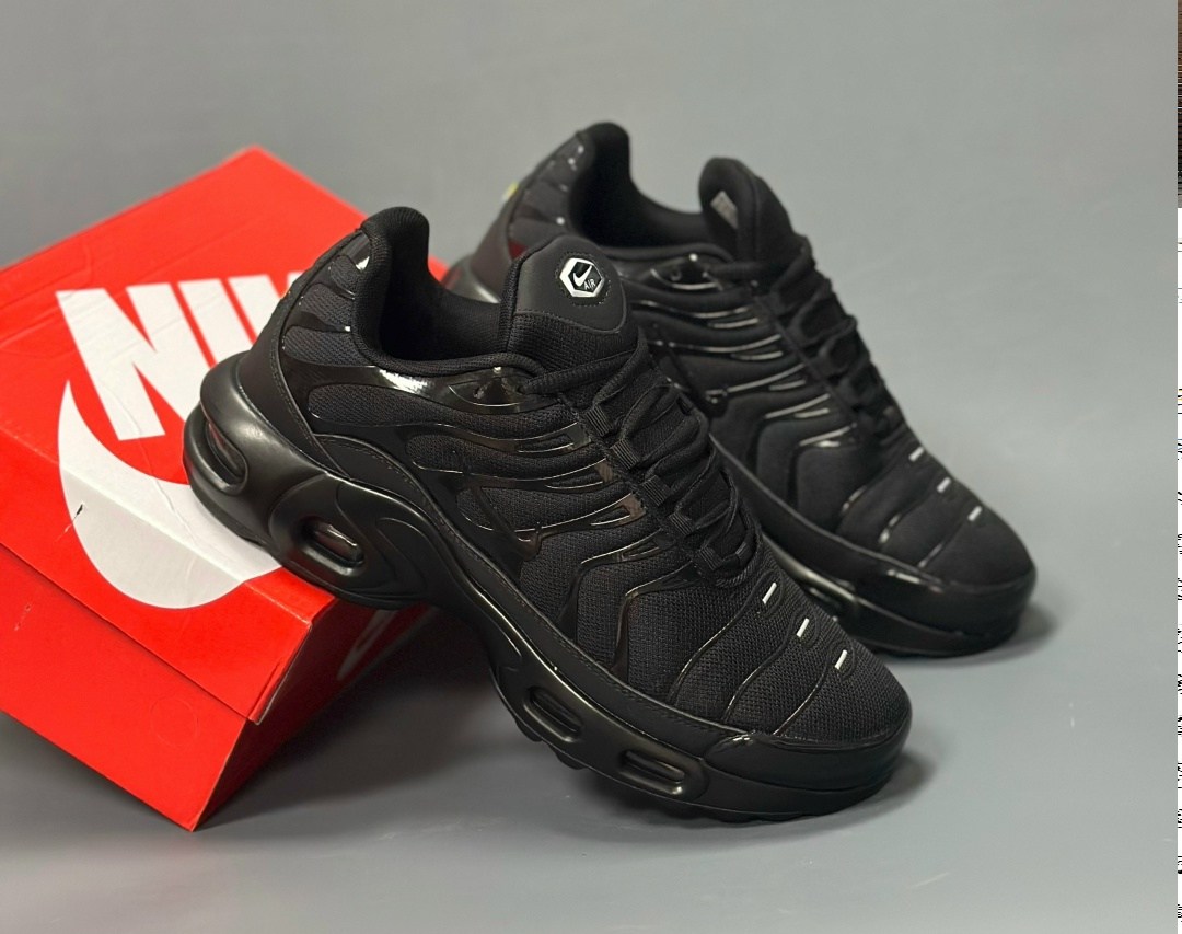 кроссовки nike air max tn plus,nike air max tn plus black,nike air max plus tn,nike air max 95 tn plus black,nike air max tn "all black"