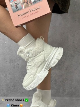 Кроссовки