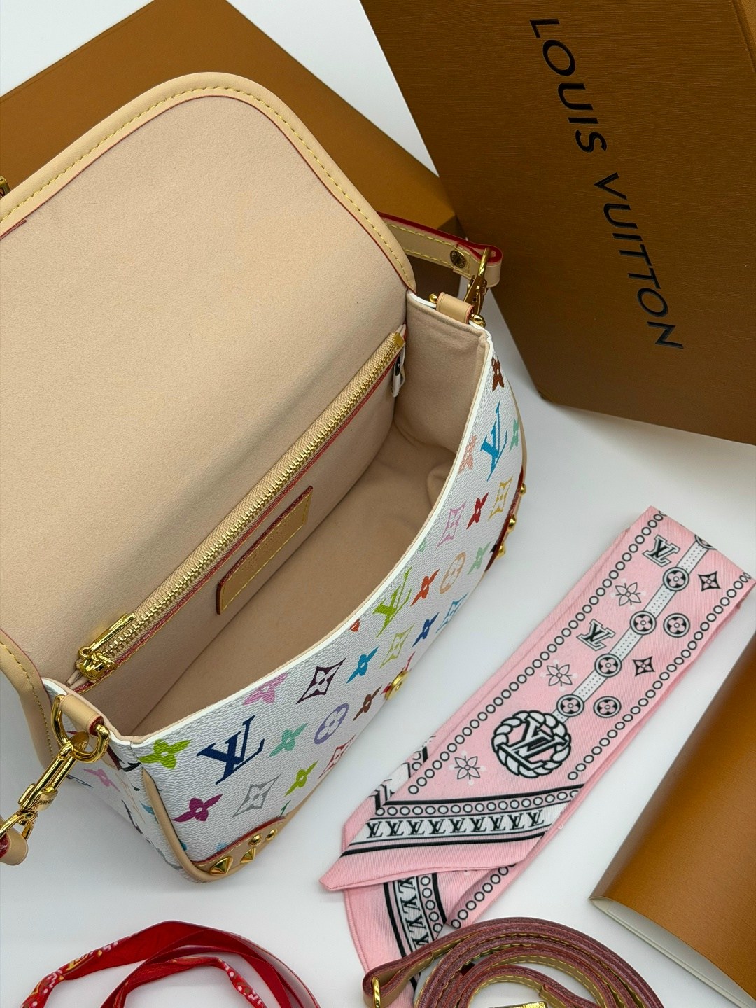 сумка louis vuitton,сумка луи виттон белая,louis vuitton сумка на плечо,сумка луи виттон маленькая,сумка женская louis vuitton натуральная кожа