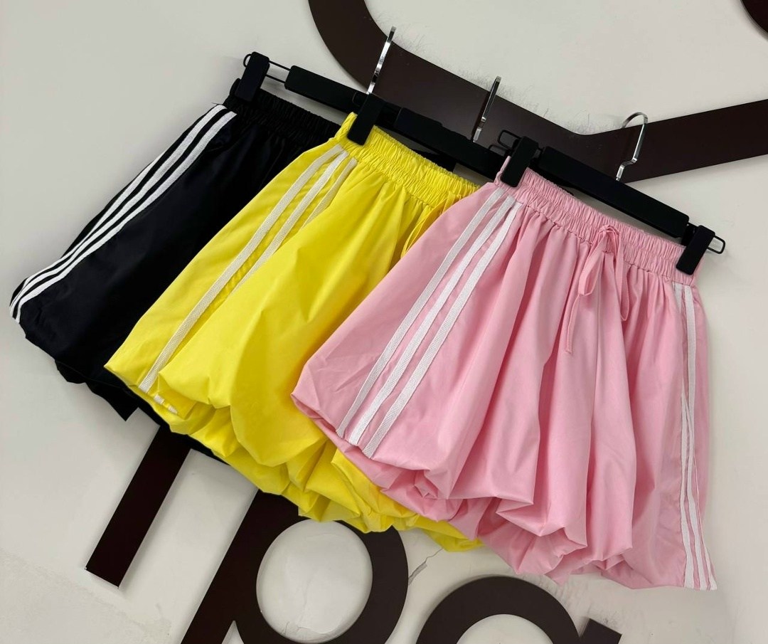 образ с теннисной юбкой,теннисная юбка,tennis skirt outfit,кроп топ и теннисная юбка,фотосессия в теннисной юбке