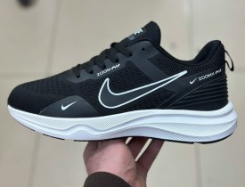 Кроссовки