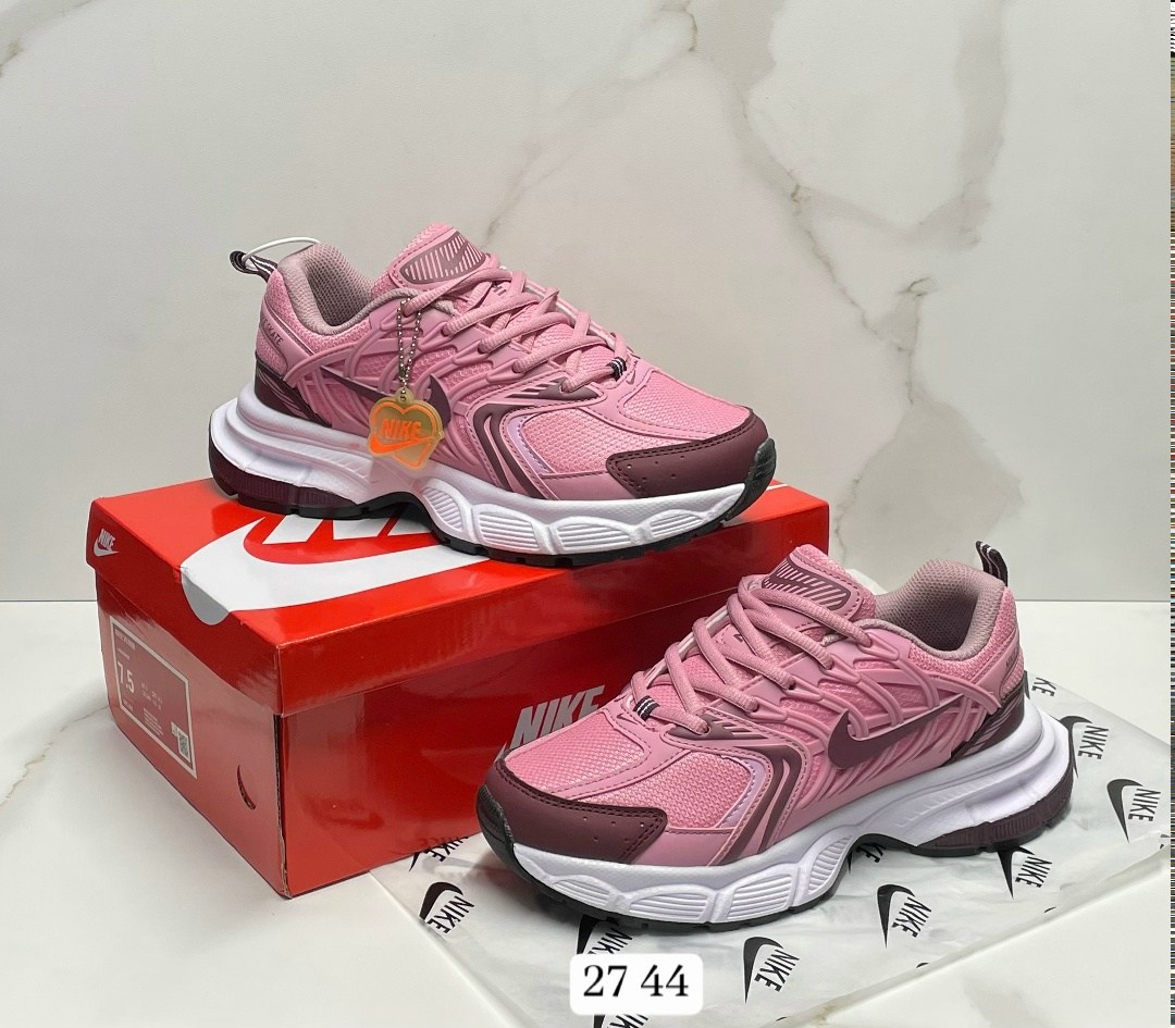 кроссовки,женские кроссовки,nike женские кроссовки,кроссовки nike,спортивная
