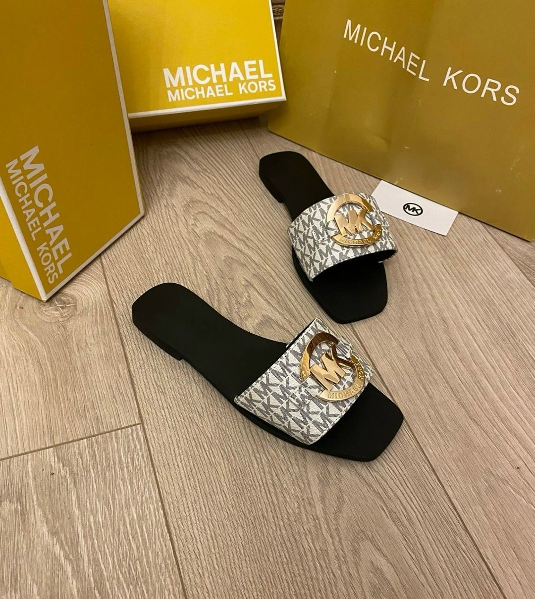 шлепанцы женские,босоножки michael kors,шлепки майкл корс,,женские шлепанцы летние