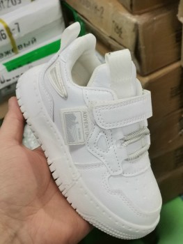 Кроссовки