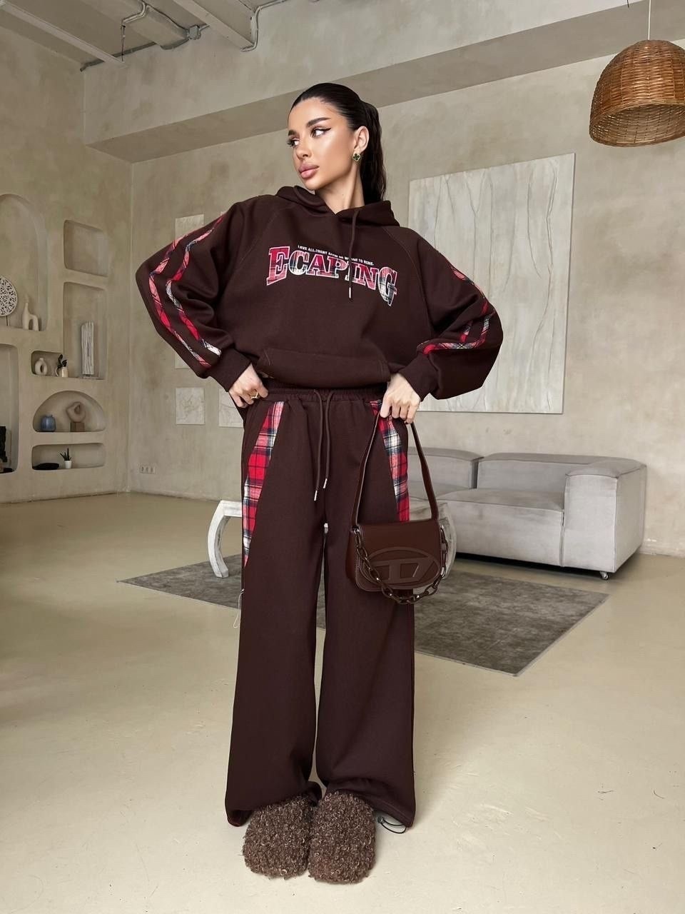 женский красный костюм miu miu,красный женский костюм,cпортивный костюм женский на флисе,спортивный костюм miu miu женский,спортивный женский костюм красный