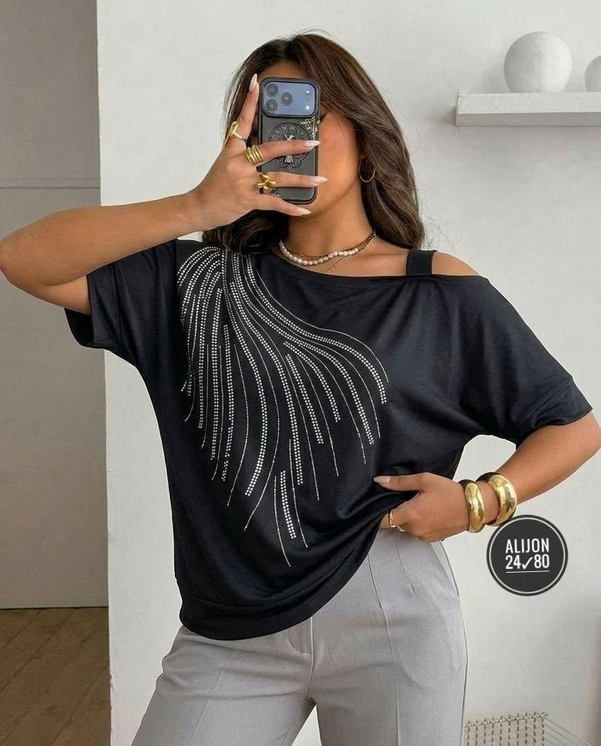 женская футболка,футболка на стиле oversize со стразами,футболки модные,женская майка,футболка со стразами женская