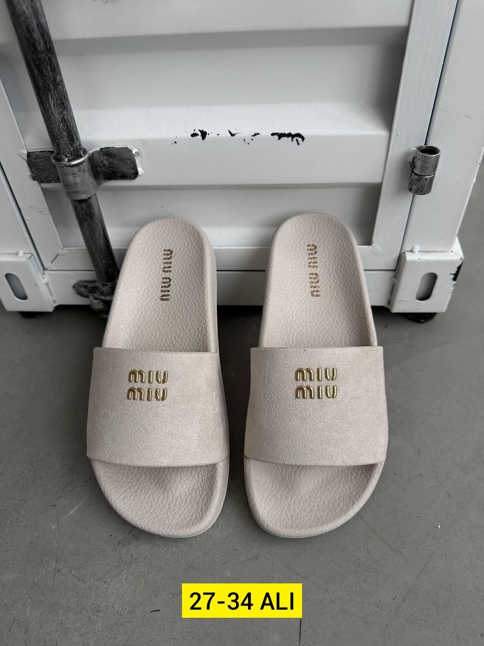 женские шлепанцы,женские шлепки,,шлепки miu miu,шлёпанцы miu miu