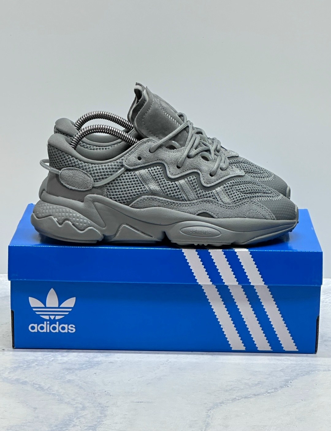 кроссовки мужские adidas ozweego,кроссовки adidas ozweego,кроссовки женские adidas ozweego,кроссовки adidas ozweego originals adidas цвет бежевый серый,женские кроссовки adidas originals ozweego