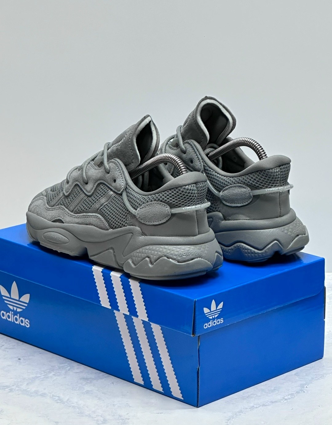 кроссовки мужские adidas ozweego,кроссовки adidas ozweego,кроссовки женские adidas ozweego,кроссовки adidas ozweego originals adidas цвет бежевый серый,женские кроссовки adidas originals ozweego