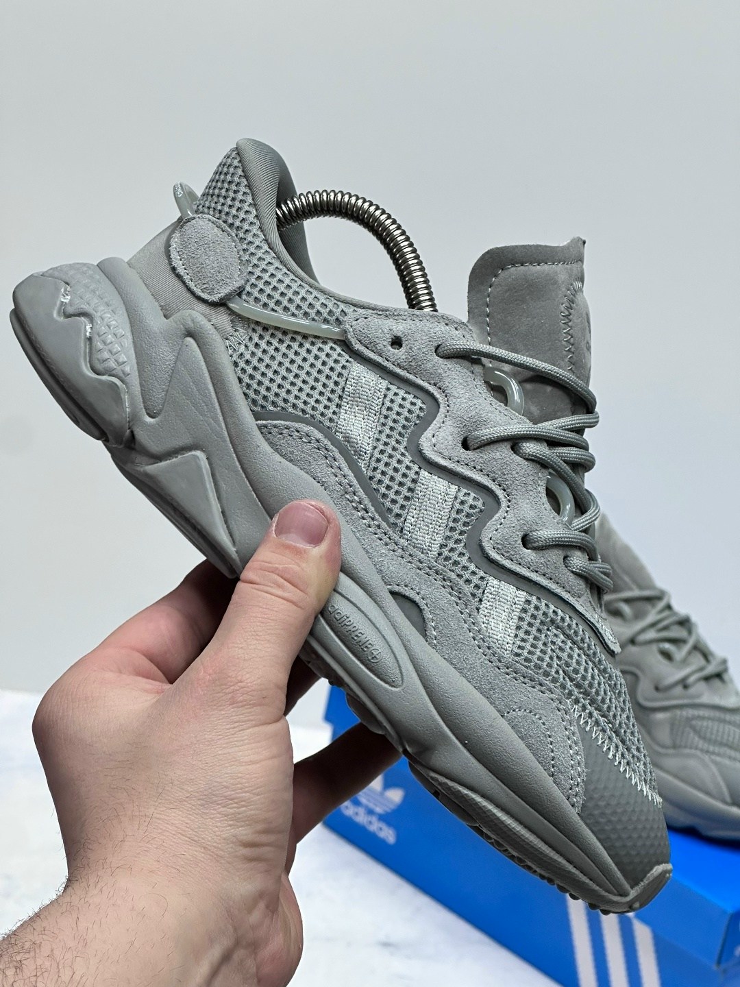 кроссовки мужские adidas ozweego,кроссовки adidas ozweego,кроссовки женские adidas ozweego,кроссовки adidas ozweego originals adidas цвет бежевый серый,женские кроссовки adidas originals ozweego