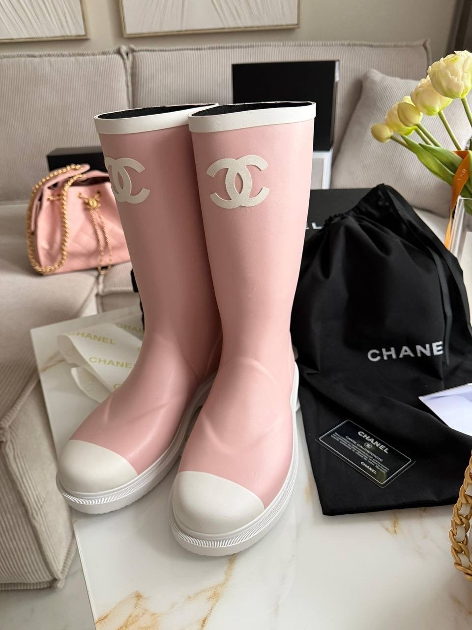 резиновые сапоги chanel,женские резиновые сапоги chanel,резиновые сапоги шанель,сапоги chanel,резиновый сапоги