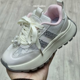 Кроссовки