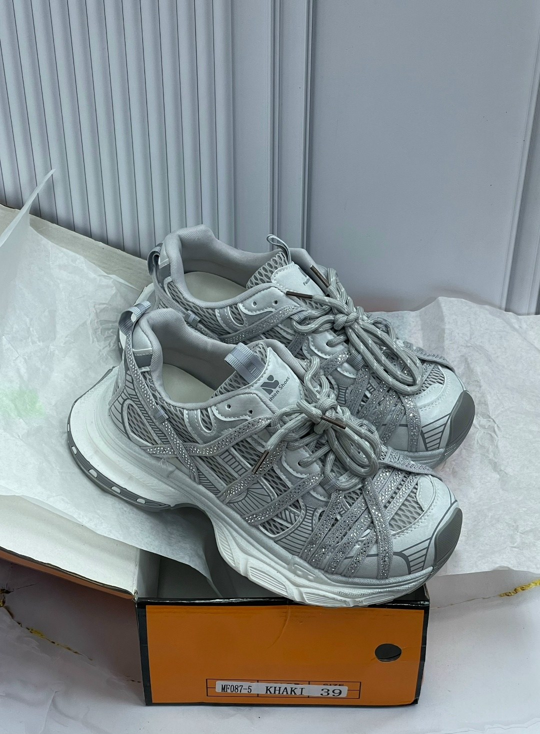 кроссовки balenciaga,кроссовки женские balenciaga,женские кроссовки balenciaga runner серебристые,женские кроссовки,кроссовки баленсиага женские оригинал