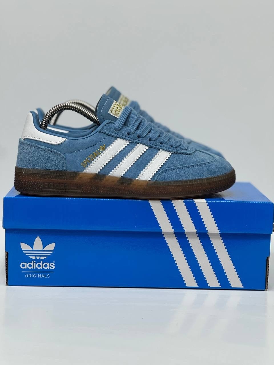 адидас кроссовки специал spezial,кроссовки adidas spezial,кроссовки adidas spezial голубые,кроссовки adidas spezial handball blue,кроссовки adidas spezial sky blue / gum
