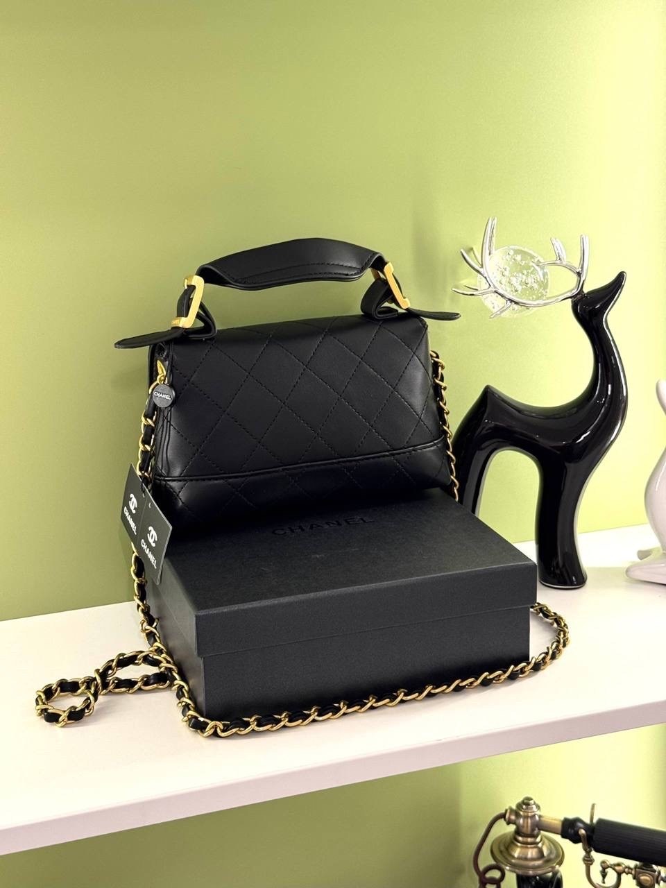 сумка chanel,сумка женская chanel,сумка шанель,сумка шанель белая,сумка на плечо chanel