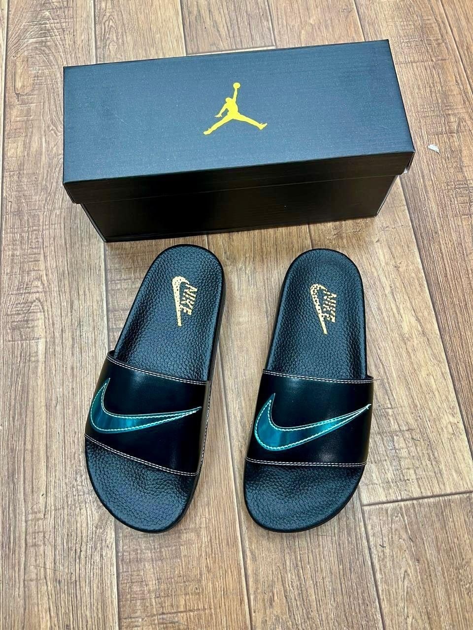 шлепки nike benassi мужские,мужские шлепанцы,шлепанцы nike,мужские шлепки,тапочки найк изи
