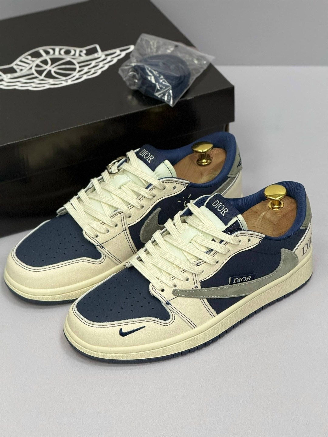 dior кроссовки,кроссовки travis scott x air jordan 1 low,кроссовки travis scott x air jordan 1 low x dior nike,баскетбольная ,dior кроссовки мужские