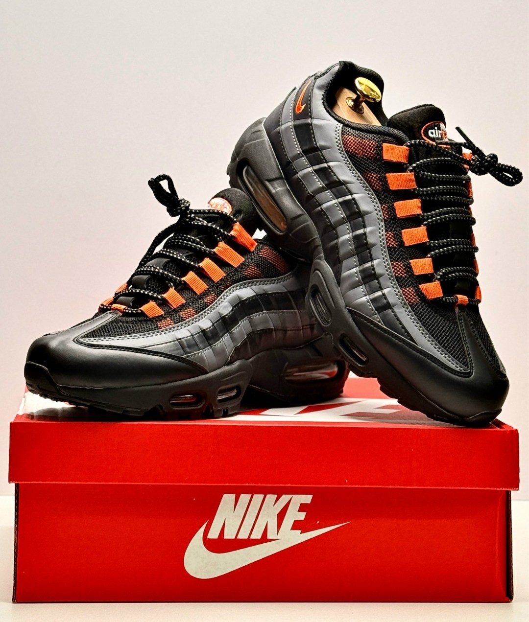 nike air max 95 ultra se black orange,nike air max 95,кроссовки nike air max 95,nike air max 95 essential,nike air max 95 черно оранжевые
