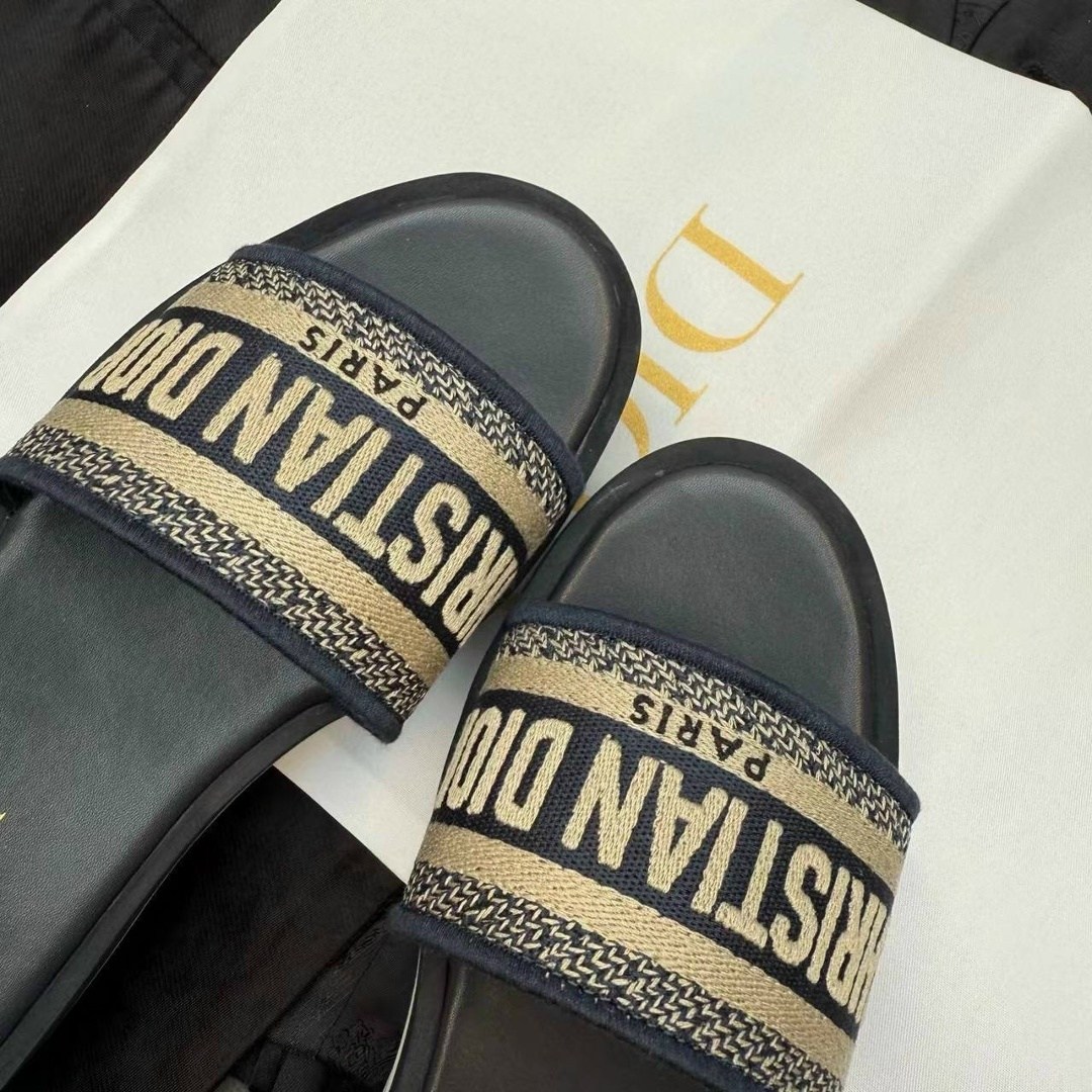 dior dway шлепанцы,шлепанцы christian dior,шлепанцы кристиан диор,шлепки диор женские,шлепанцы женские christian dior