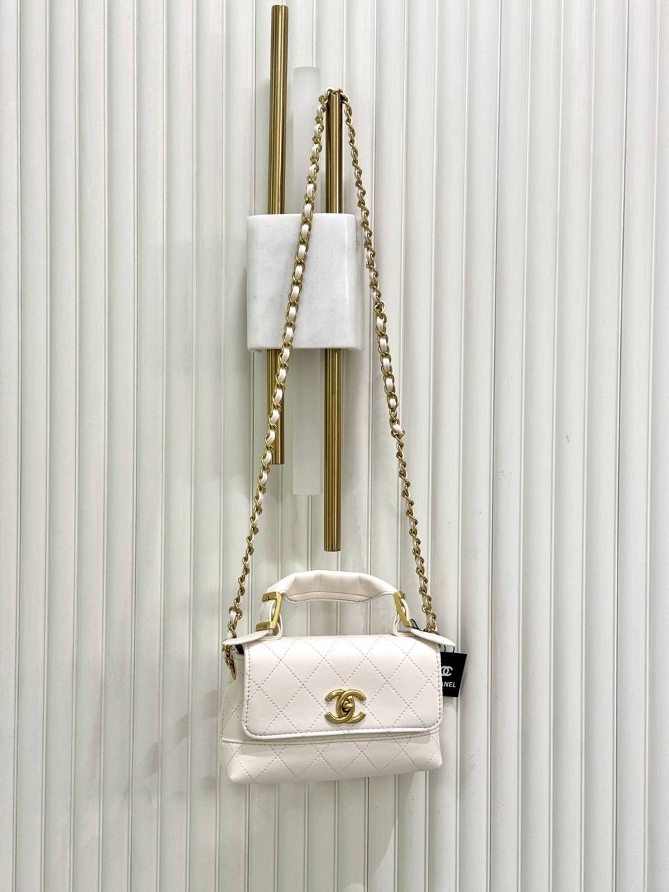 сумка chanel,сумка женская chanel,сумка шанель,сумка шанель белая,сумка на плечо chanel