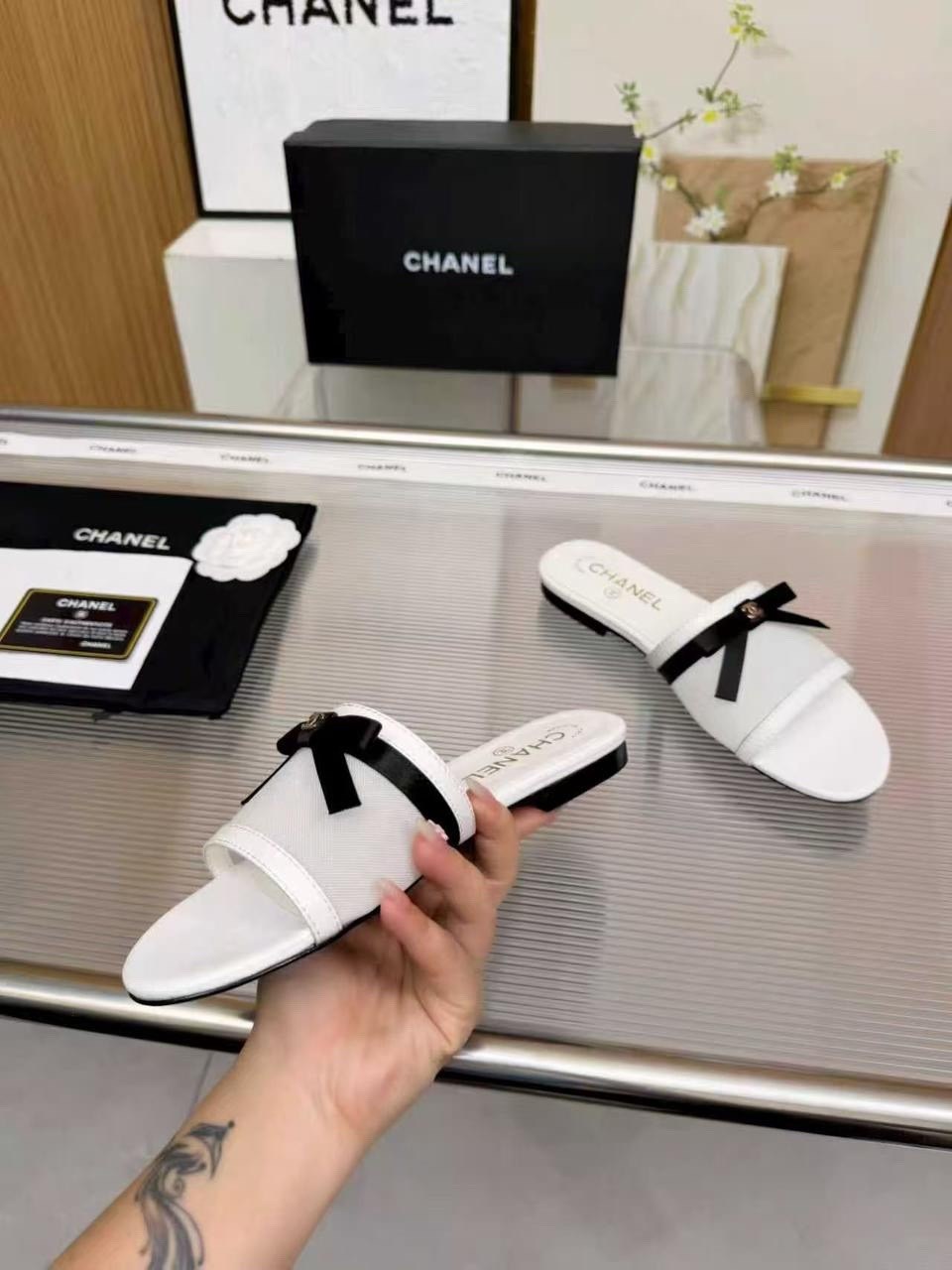 шлепанцы chanel,тапочки chanel женские,тапочки chanel,chanel шлепанцы женские,тапочки для женщин в стиле chanel