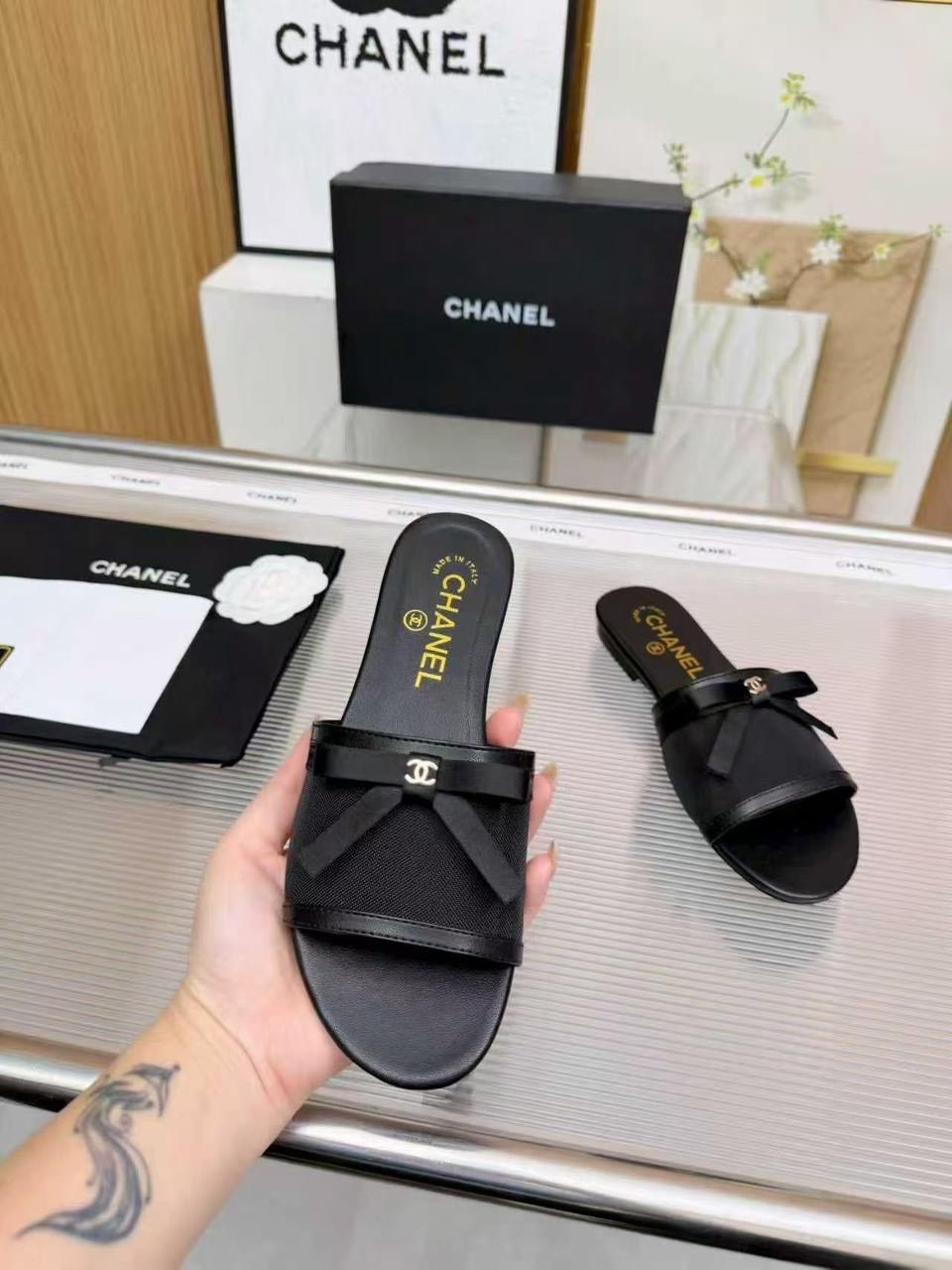 шлепанцы chanel,тапочки chanel женские,тапочки chanel,chanel шлепанцы женские,тапочки для женщин в стиле chanel