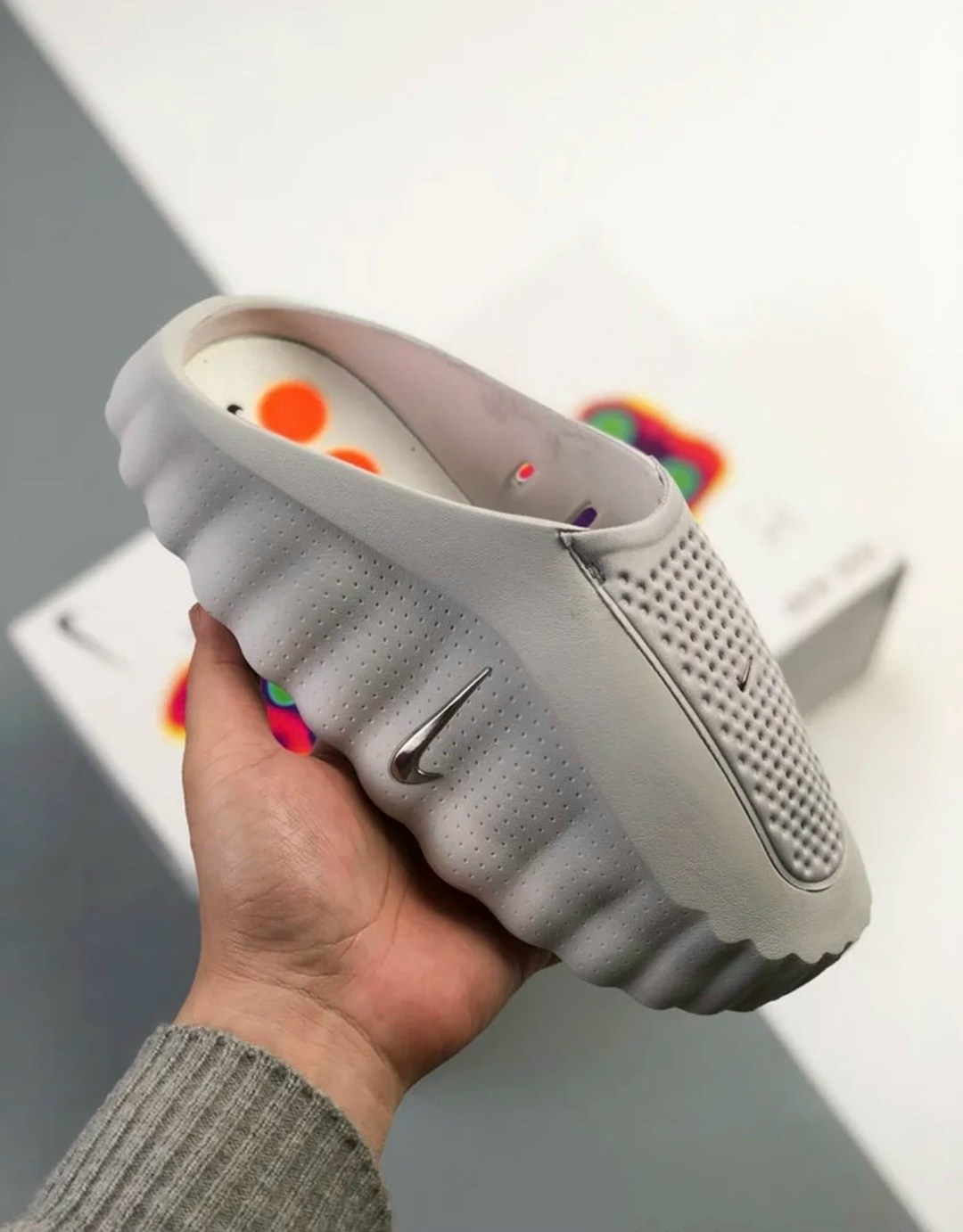 кроссовки,найк тапки,обуви,кроссовки nike,nike mind 001