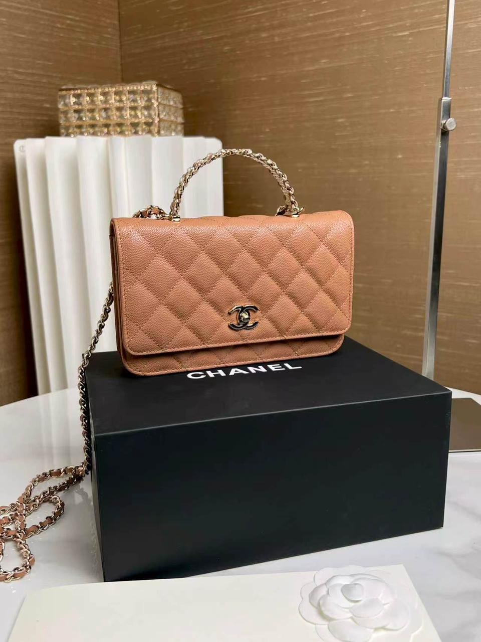 кожаная белая сумочка chanel woc с ручкой,сумка шанель,сумка chanel,сумка белая шанель,модная сумка шанель