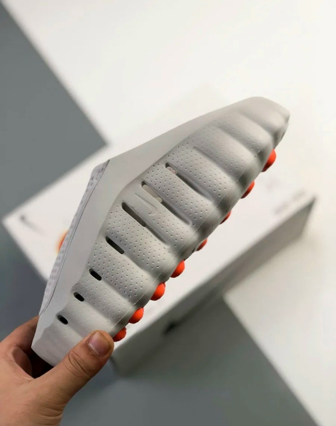 кроссовки,найк тапки,обуви,кроссовки nike,nike mind 001