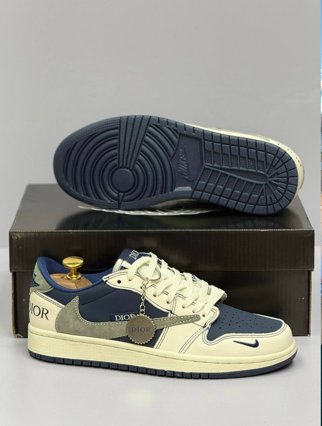 dior кроссовки,кроссовки travis scott x air jordan 1 low,кроссовки travis scott x air jordan 1 low x dior nike,баскетбольная ,dior кроссовки мужские