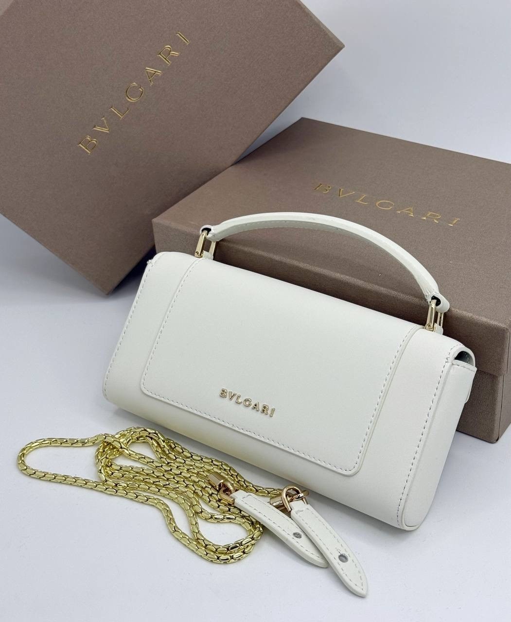 женская кожаная сумка bvlgari serpenti forever mini белая,сумка через плечо serpenti навсегда bvlgari белый,сумка на плечо bvlgari,женская кожаная сумка bvlgari serpenti reverse small белая,сумка bvlg