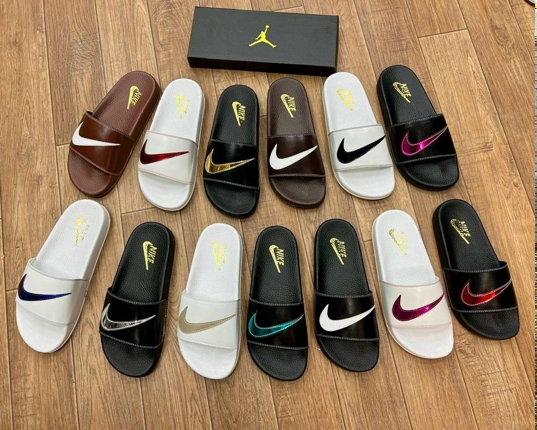 шлепки nike benassi мужские,мужские шлепанцы,шлепанцы nike,мужские шлепки,тапочки найк изи