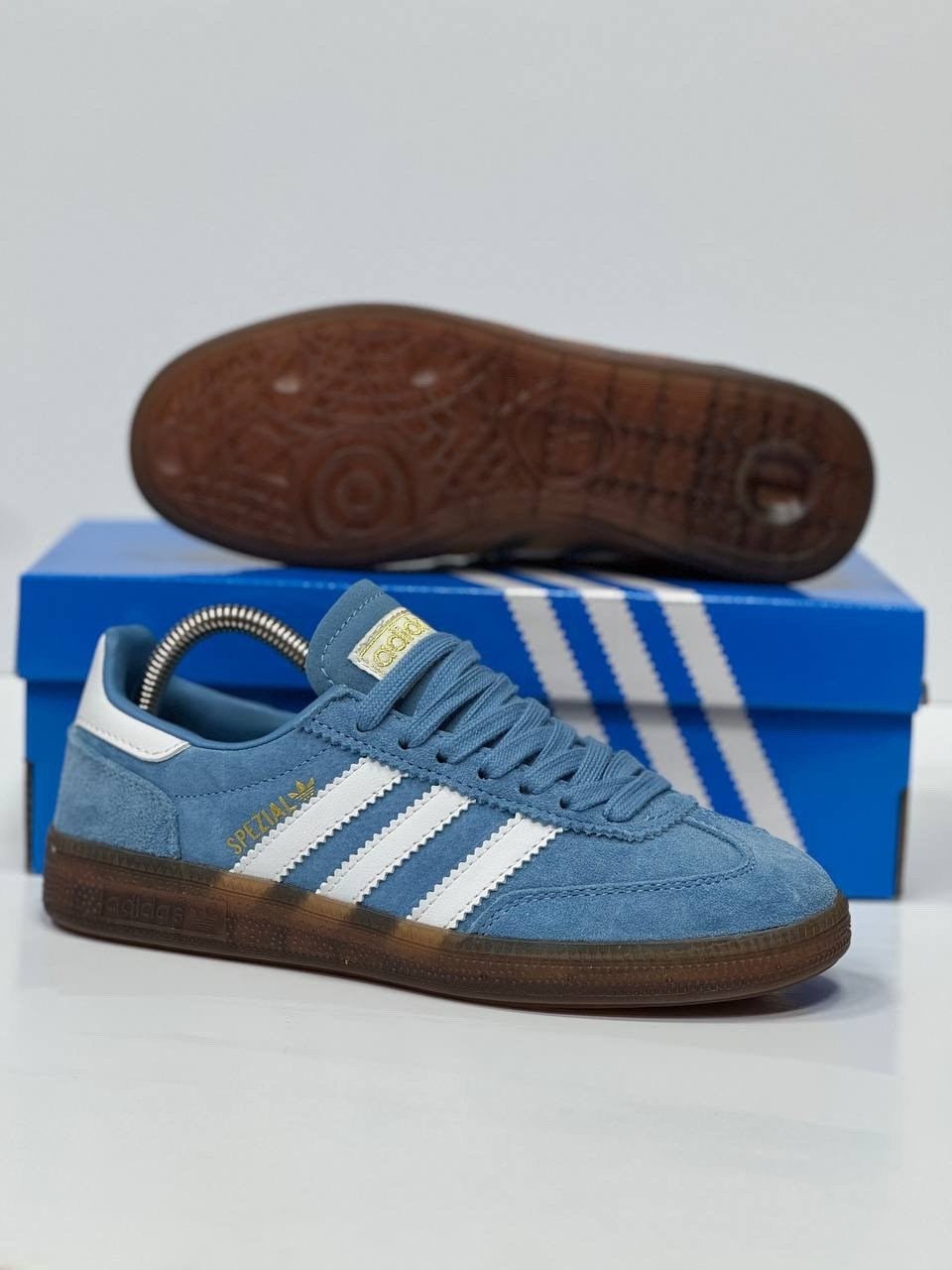 адидас кроссовки специал spezial,кроссовки adidas spezial,кроссовки adidas spezial голубые,кроссовки adidas spezial handball blue,кроссовки adidas spezial sky blue / gum