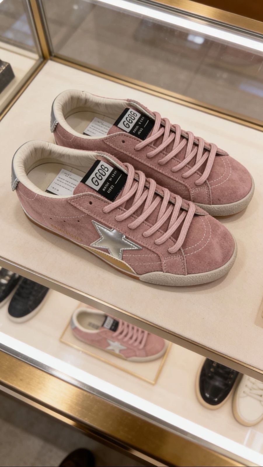 бело-розовые кроссовки golden goose со звездами,кроссовки golden goose,,golden goose super star,кожаные кроссовки golden goose super star