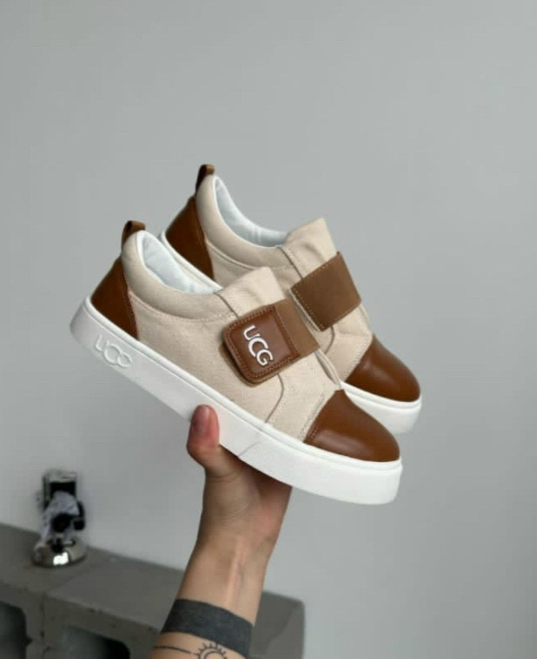 ,женские кеды,кроссовки ugg, оптом,кроссовки женскиe