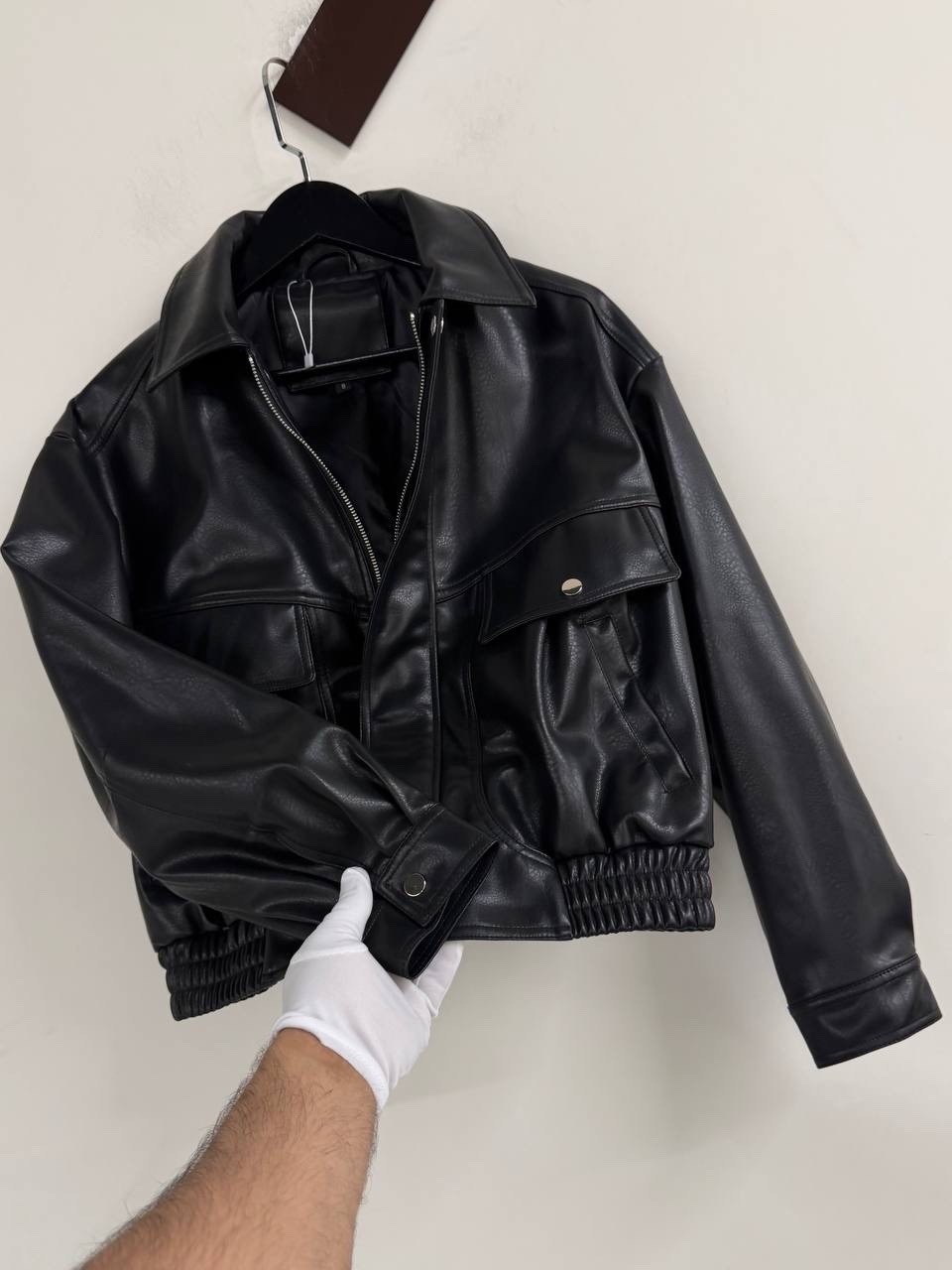 кожаная куртка,куртка кожаная женская,кожаная куртка saint laurent,кожаная куртка бомбер,куртка-бомбер мужская из искусственной кожи