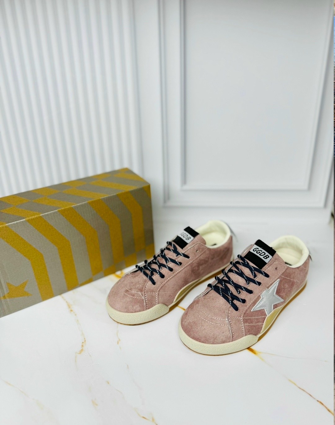 ,кеды golden goose,кроссовки golden goose,кроссовки golden goose super-star черный,замшевые кроссовки ball star golden goose черный
