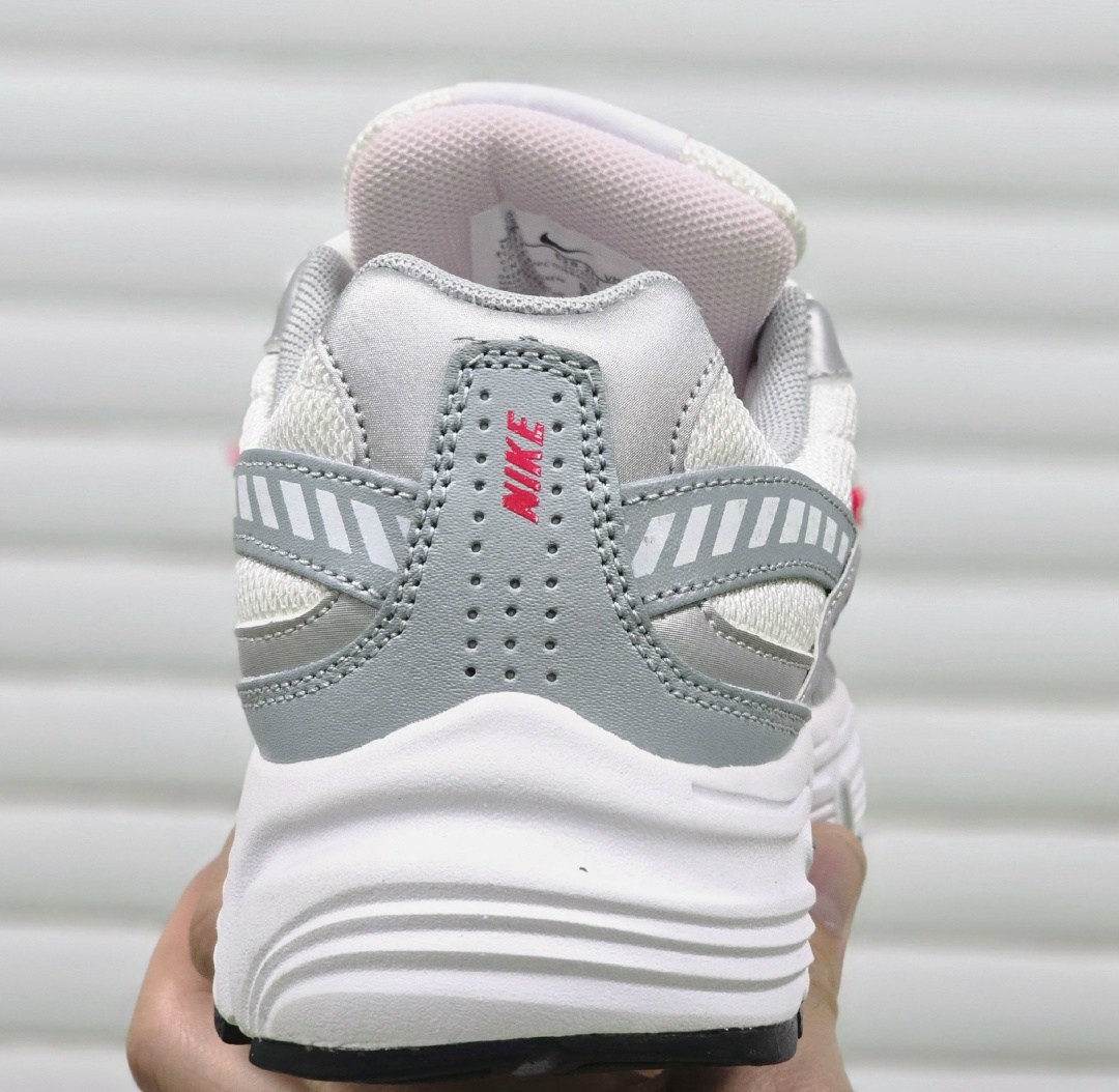 кроссовки nike initiator,кроссовки nike,женские беговые кроссовки initiator от finish line nike белый,кроссовки nike initiator running,nike initiator летние кроссовки женские