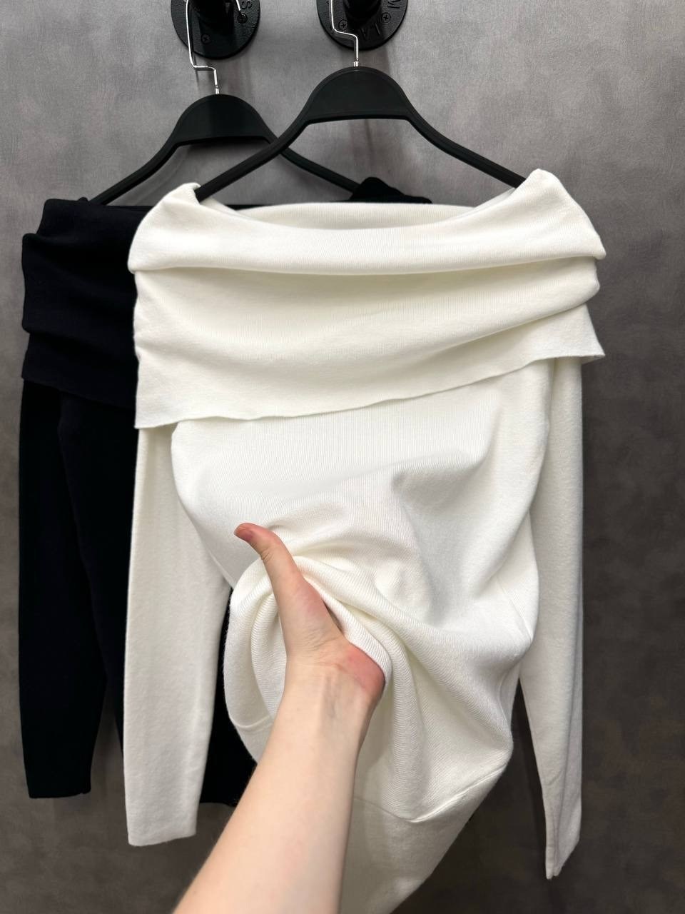 открытые плечи,кофта нарядная с открытыми плечами good_look,кофта с открытыми плечами,свитер с открытыми плечами,темпераментный свитер с одним плечом fulia