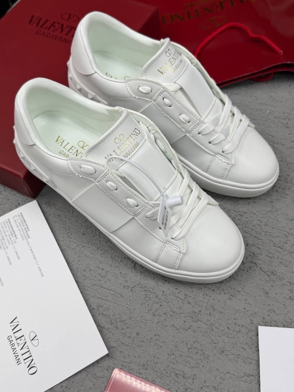 кроссовки valentino,,кроссовки женские valentino,кеды valentino garavani женские оригинал,valentino женские кожаные кроссовки valentino premium - pink