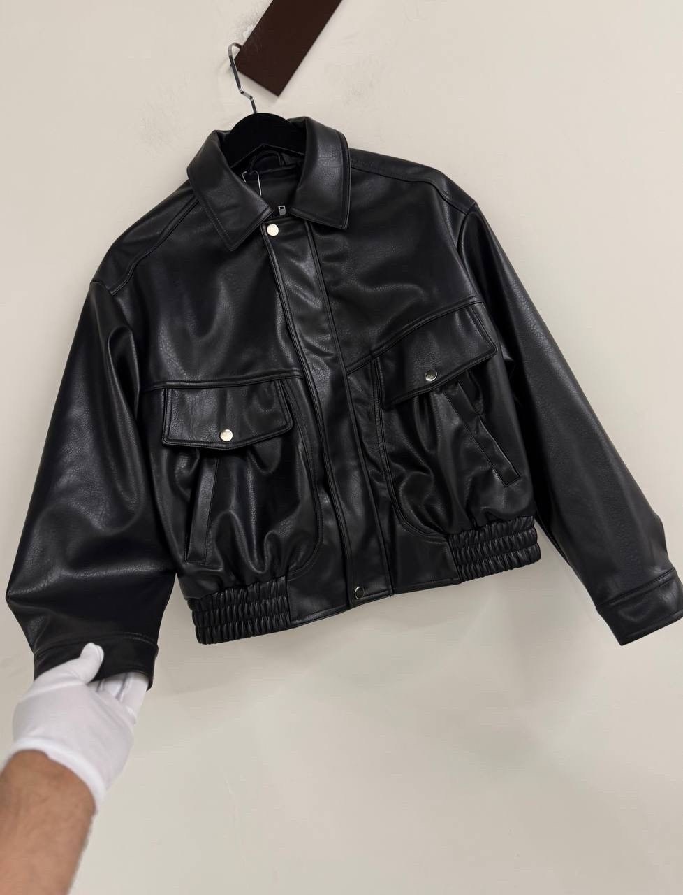 кожаная куртка,куртка кожаная женская,кожаная куртка saint laurent,кожаная куртка бомбер,куртка-бомбер мужская из искусственной кожи