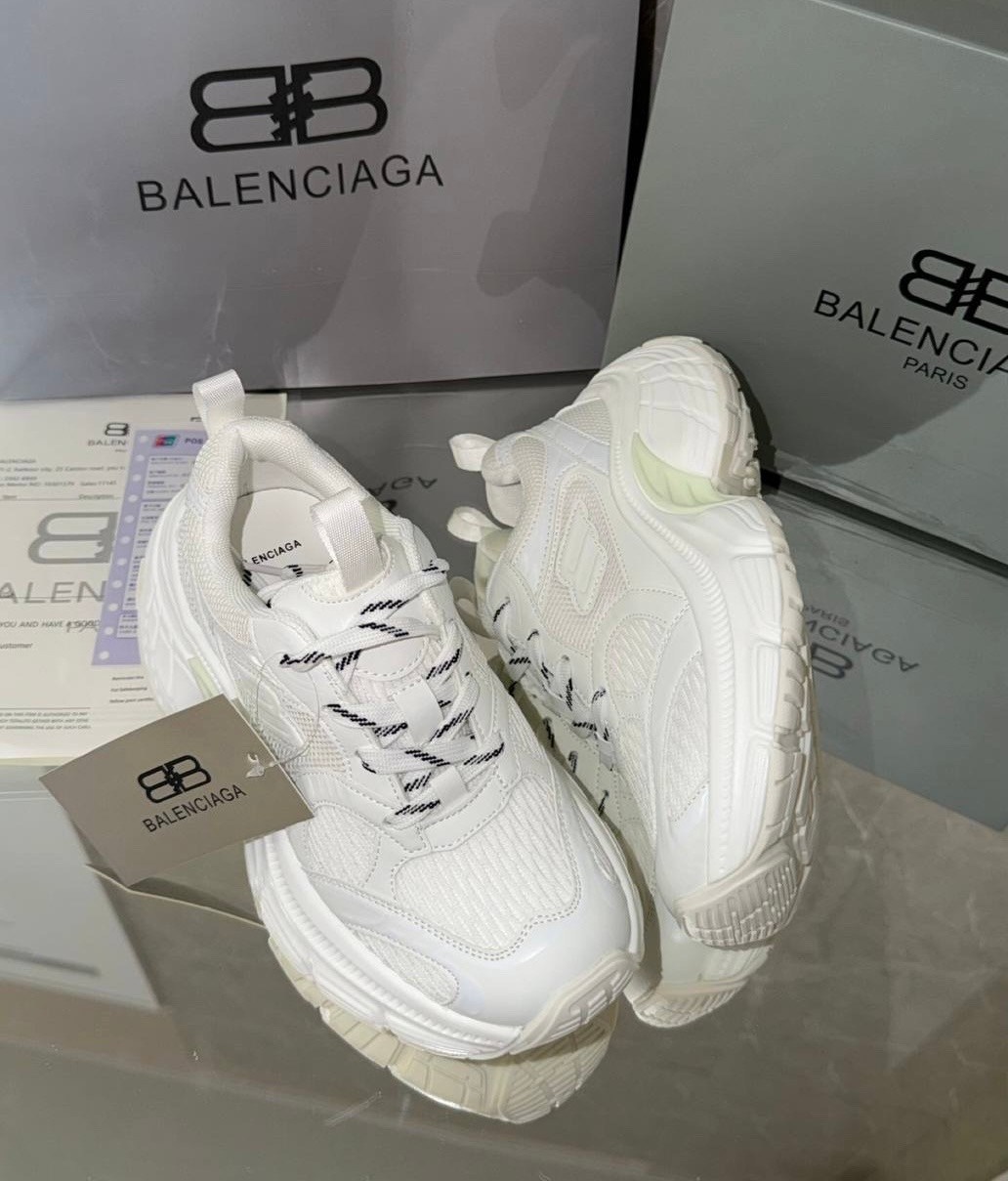 кроссовки женские balenciaga,кроссовки balenciaga,кроссовки balenciaga triple s,кроссовки balenciaga balenciaga кроссовки,кроссовки баленсиага женские