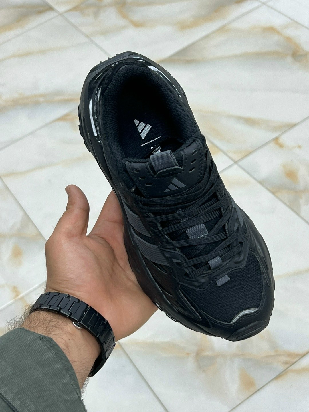 кроссовки мужские adidas,кроссовки adidas,кроссовки мужские adidas response cl черные,беговые кроссовки мужские adidas spiritain 2000 gore tex черные,кроссовки адидас