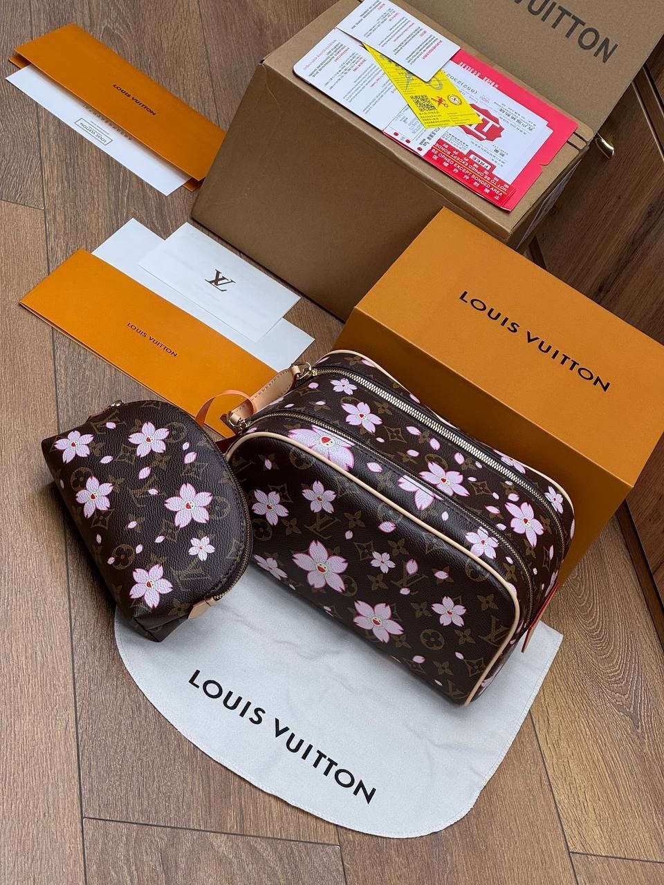 louis vuitton косметичка,cумка louis vuitton,луи виттон косметичка оригинал,косметичка,стильная косметичка