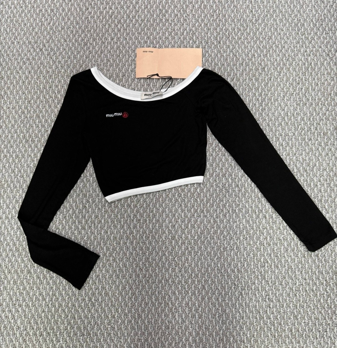 лонгслив tommy jeans,лонгслив,лонгслив томми хилфигер,блузка с вырезом,