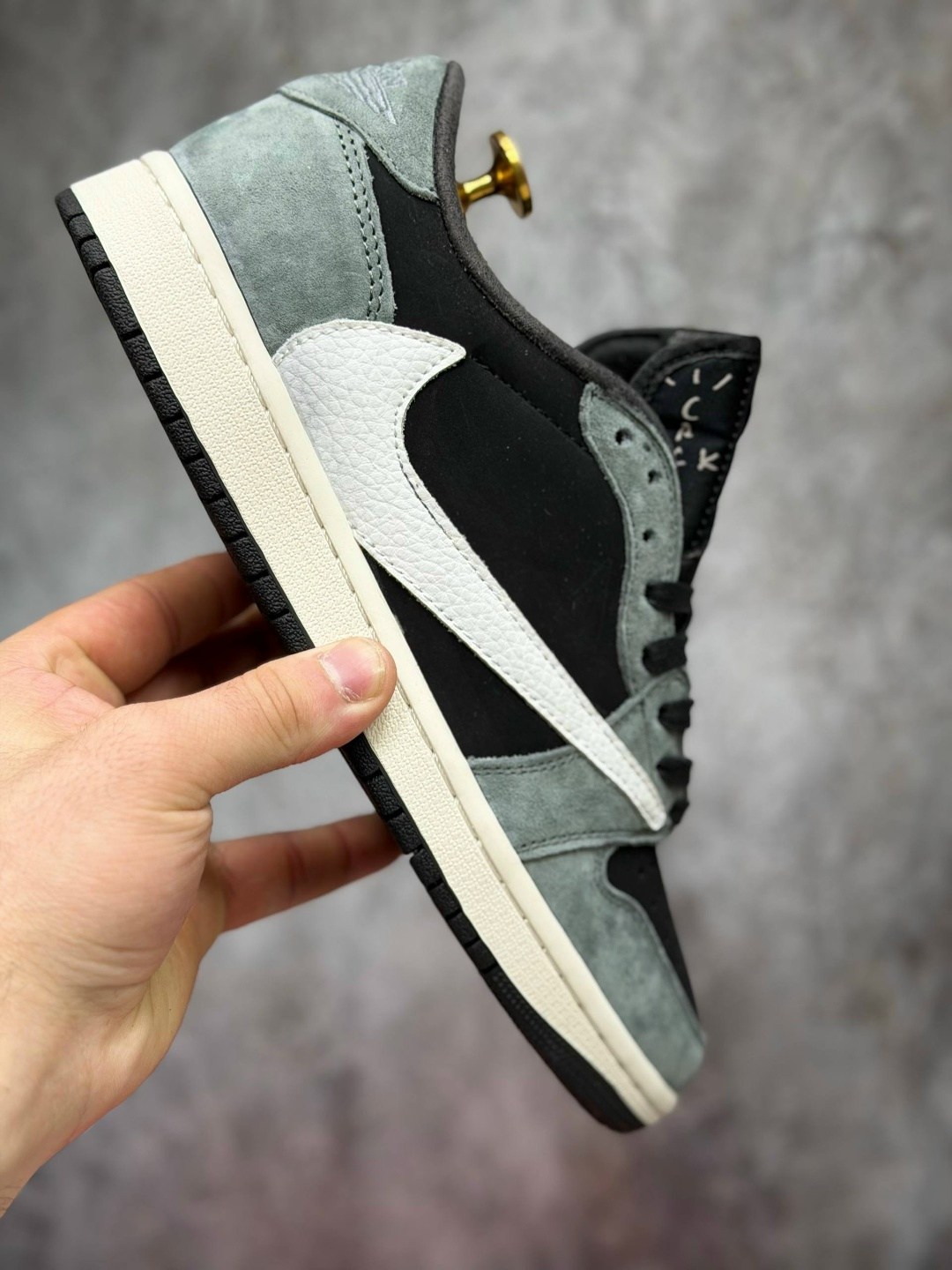 кроссовки nike air jordan 1 x travis scott,кроссовки nike air jordan 1 low x travis scott,nike air jordan 1 low x travis scott,кроссовки travis scott x air jordan 1 low,кроссовки nike